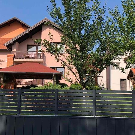 Apartments Dedic Dubrave Gornje Eksteriør bilde